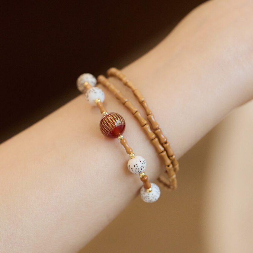 A bamboo knuckle-style Bodhi and agate bracelet - Image 8